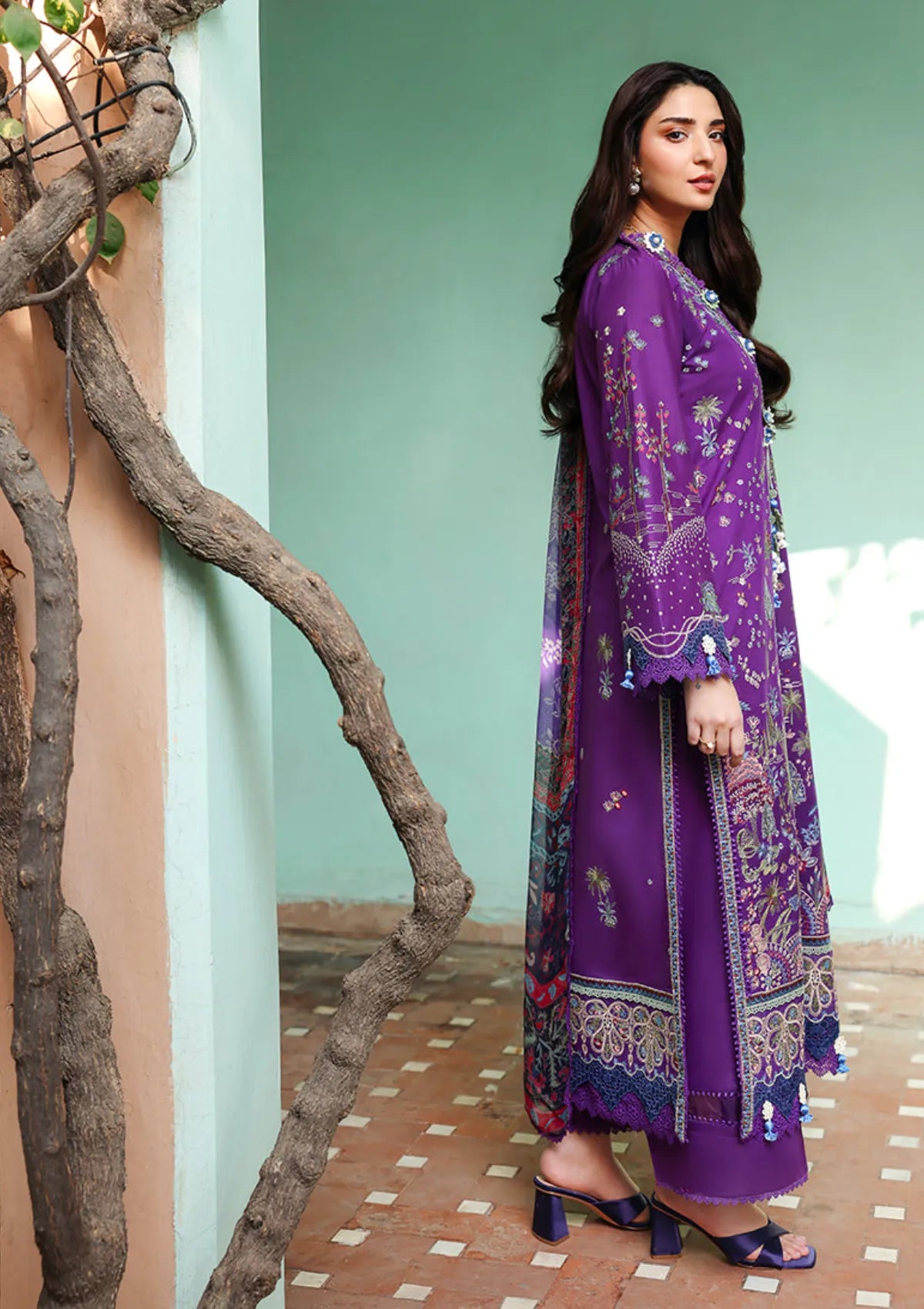 Roheenaz Summer Reverie Luxury Lawn'26 D-204 Aurelia