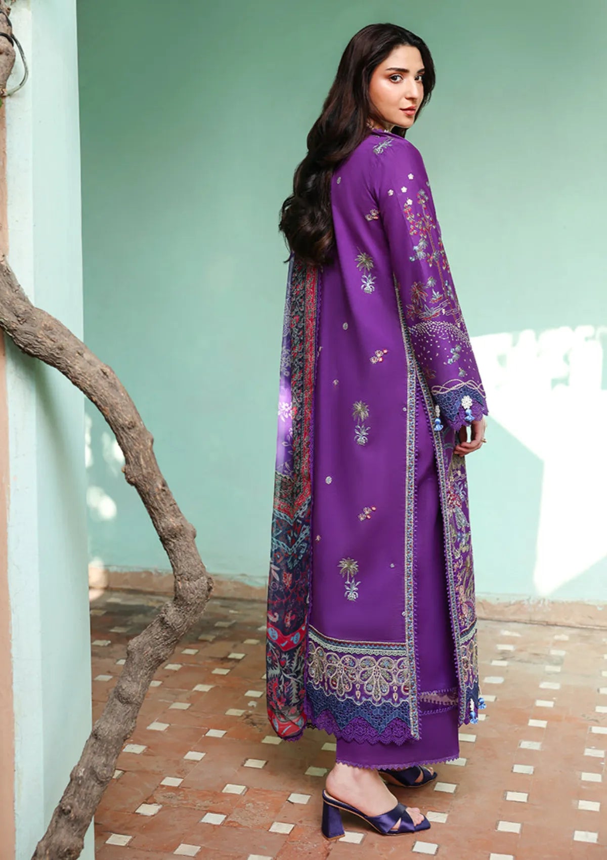 Roheenaz Summer Reverie Luxury Lawn'26 D-204 Aurelia