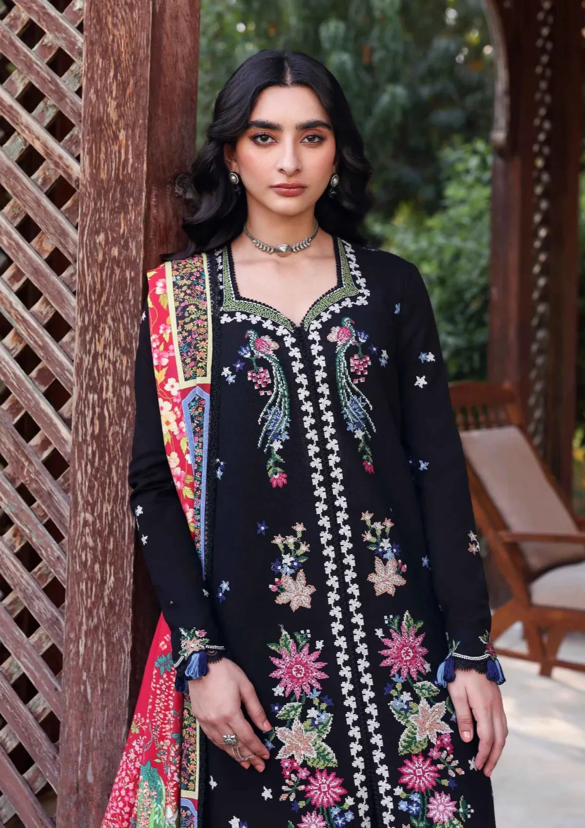 Republic Amaris Luxury Shawl'25 D-11 Aveline