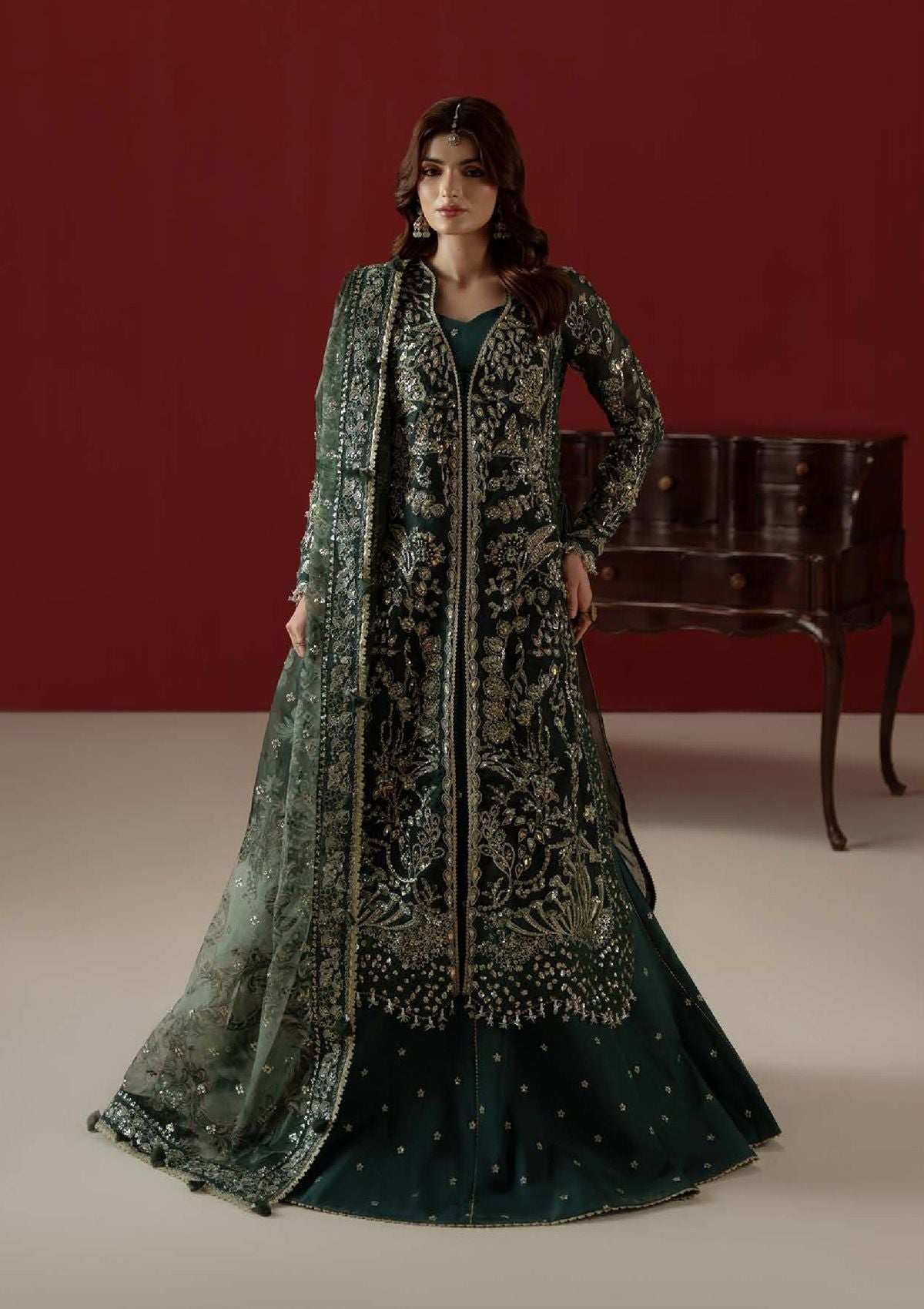 Aylin Ember Festive Edit'26 D-01 Elysee