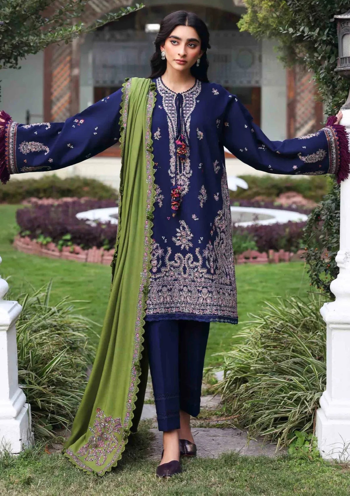 Republic Amaris Luxury Shawl'25 D-01 Azura