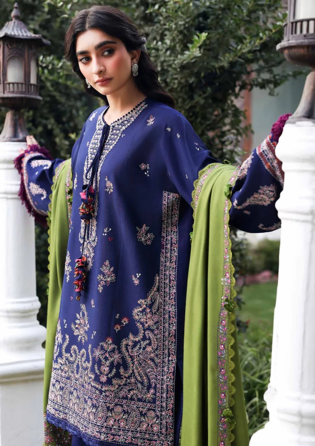 Republic Amaris Luxury Shawl'25 D-01 Azura