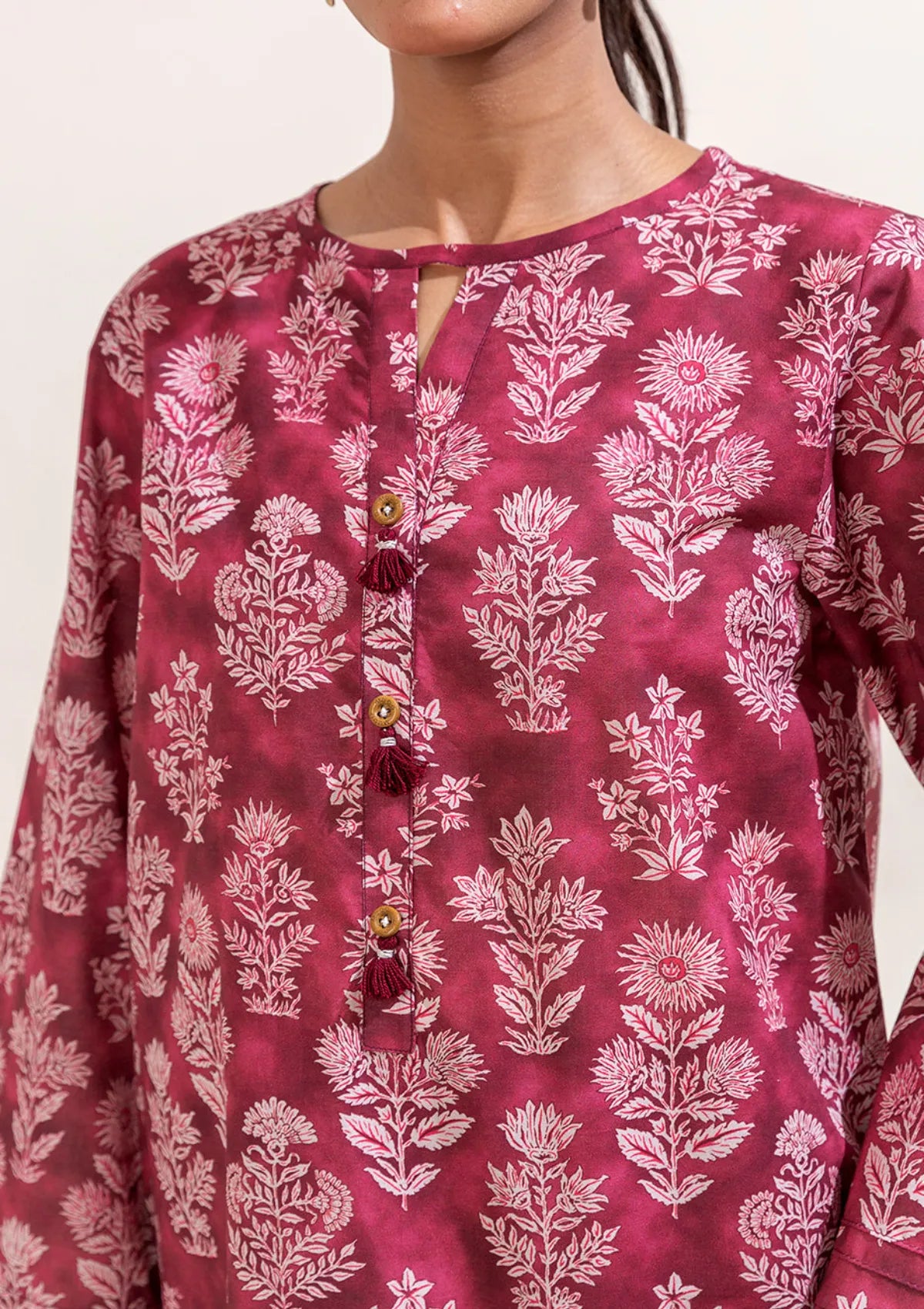 mohsin-saeed-fabrics-is-selling-online-and-in stores-Luxury-daily-wear-wedding-wear-formal-wear-in-budgeted-price-This-product-is-from-beechtree-printed-lawn-25-d-03-is-available-on-Mohsin-saeed-fabrics-website.