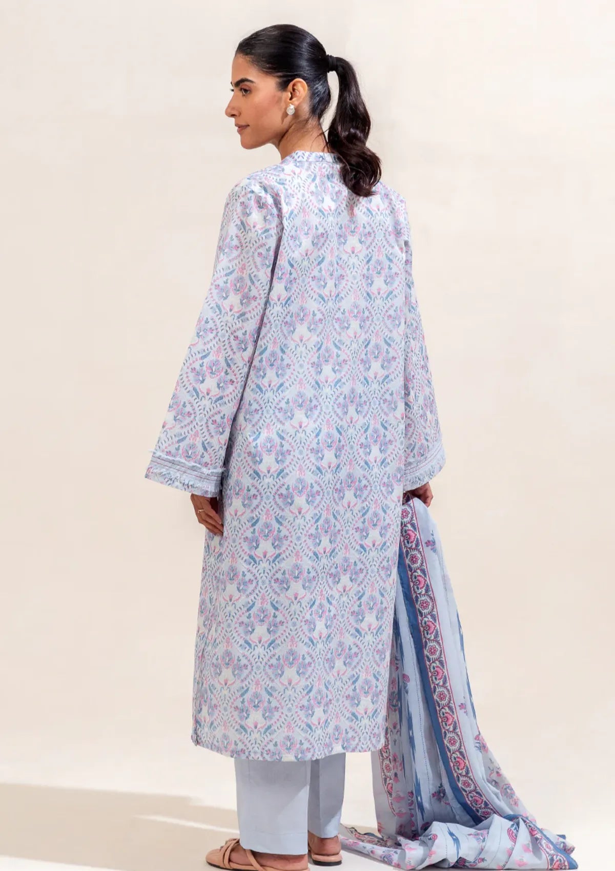 mohsin-saeed-fabrics-is-selling-online-and-in stores-Luxury-daily-wear-wedding-wear-formal-wear-in-budgeted-price-This-product-is-from-beechtree-printed-lawn-25-d-05-is-available-on-Mohsin-saeed-fabrics-website.