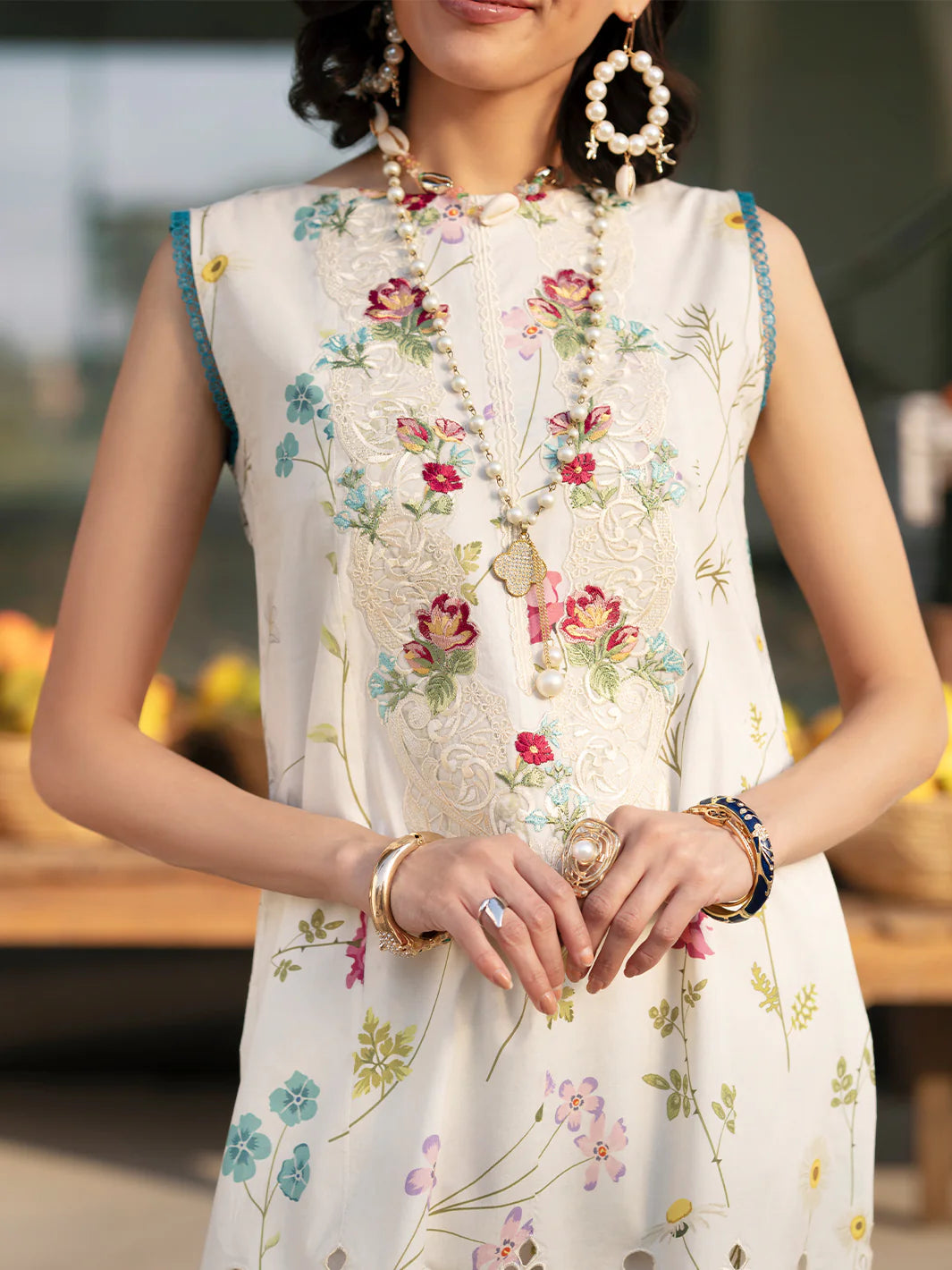 Mahnur Broadway Luxury Lawn'26 BW-02