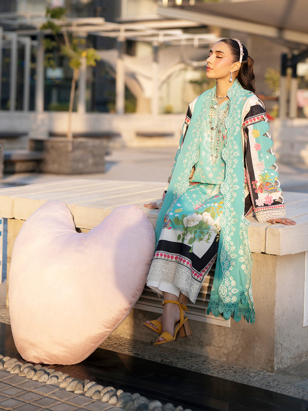 Mahnur Broadway Luxury Lawn'26 BW-07