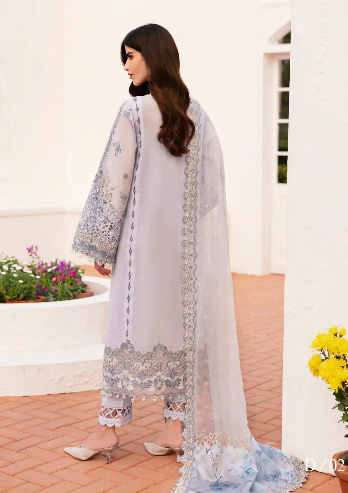 mohsin-saeed-fabrics-affordable-luxury-outfits-for-daily-formal-and-wedding-wear-This-product-is-from-baroque-eid-lawn25-bel-02-is-available-on-Mohsin-saeed-fabrics-website.