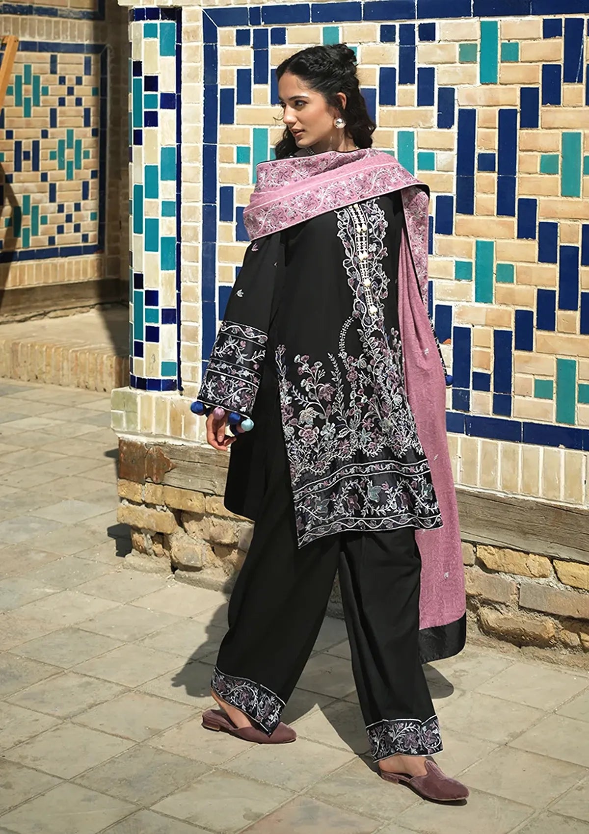 Mushq Hemline Bukhara Winter Edit'26 D-05 Bazaar Trail