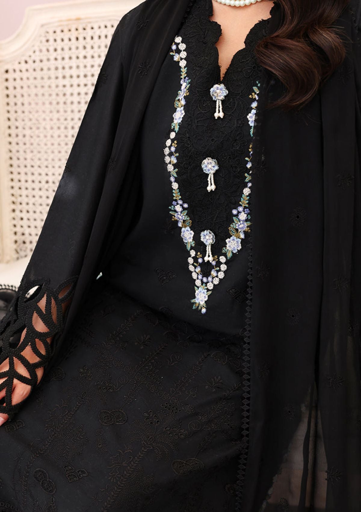 Roheenaz Veil Of Summer'26 D-04 Black Lace