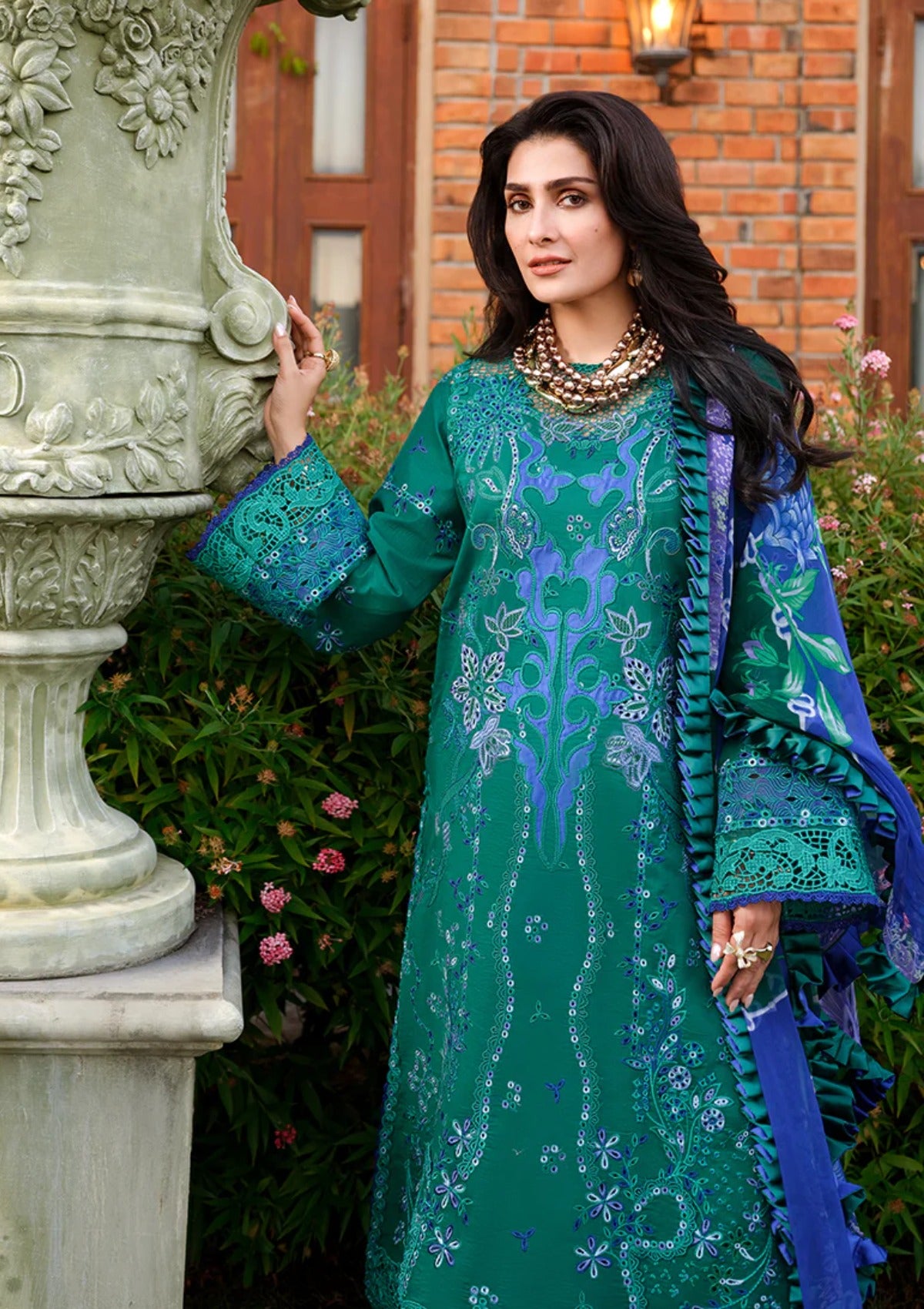 Mushq Amoi Held by Love'26 D-04 Blooming Romance