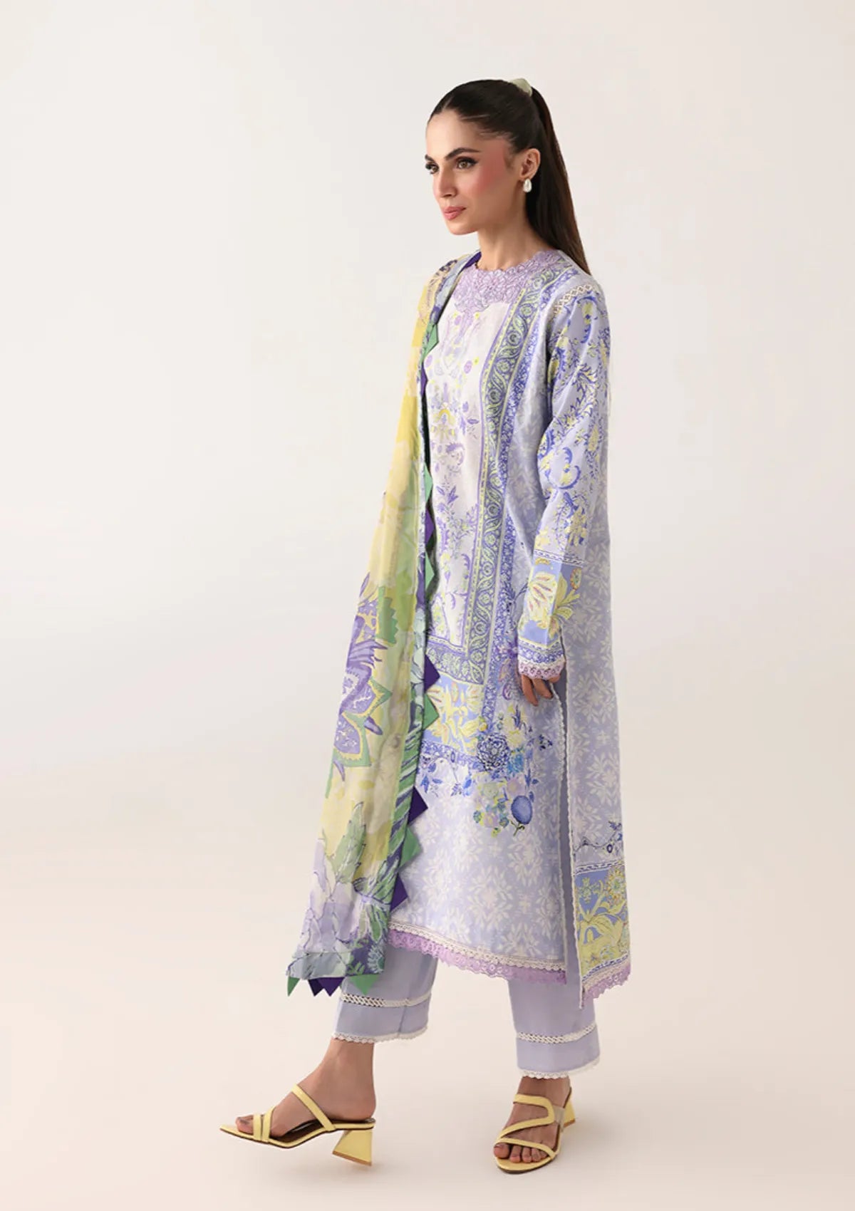 Roheenaz Rosette Lawn'26 D-64B Blush Meadow