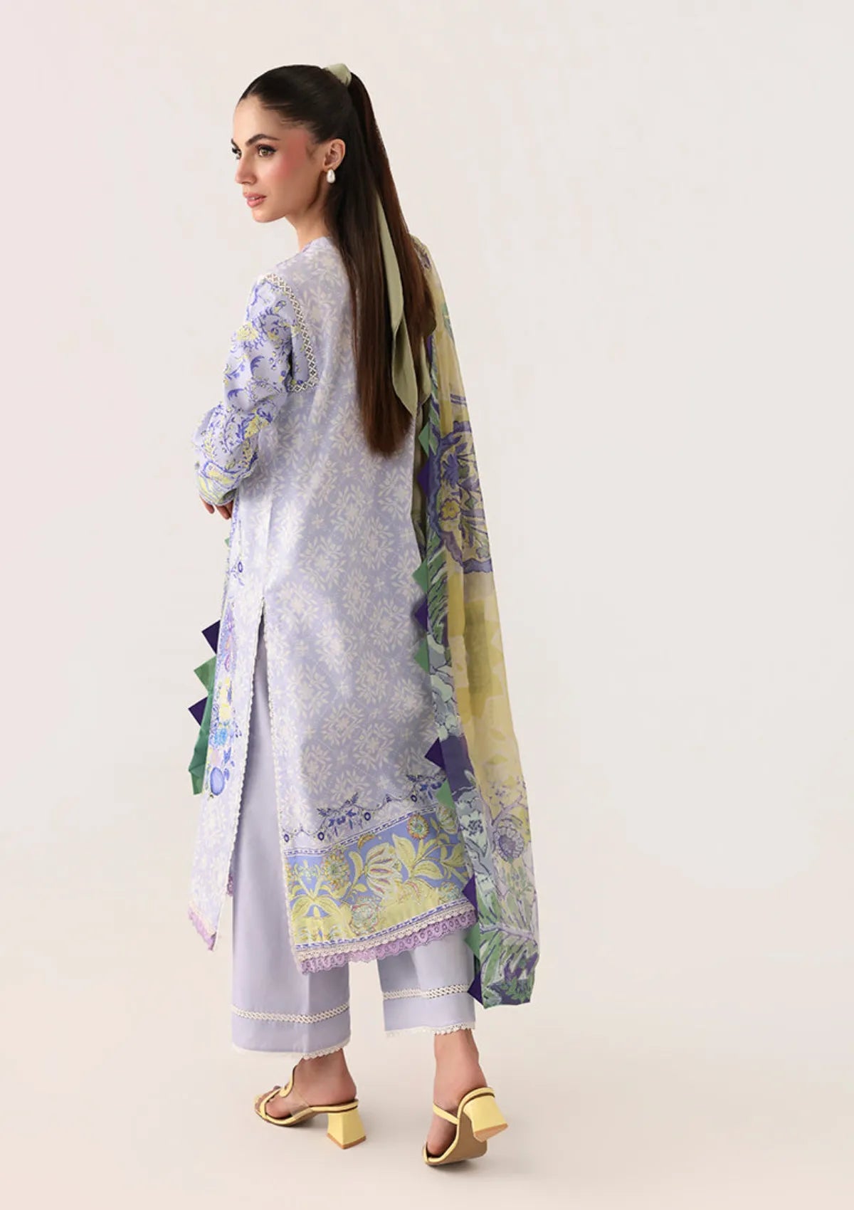 Roheenaz Rosette Lawn'26 D-64B Blush Meadow