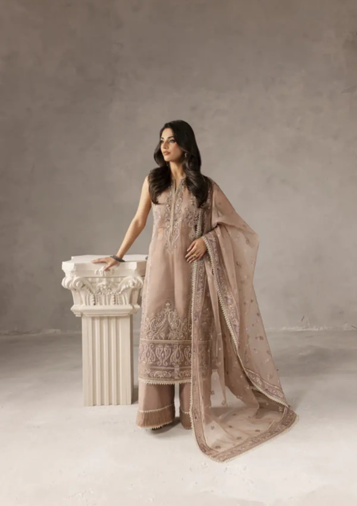 mohsin-saeed-fabrics-designer-daily-wear-formal-and-wedding-suits-within-budget-This-product-is-from-imran-ramzan-eblouir25-blush-de-rose-is-available-on-Mohsin-saeed-fabrics-website.