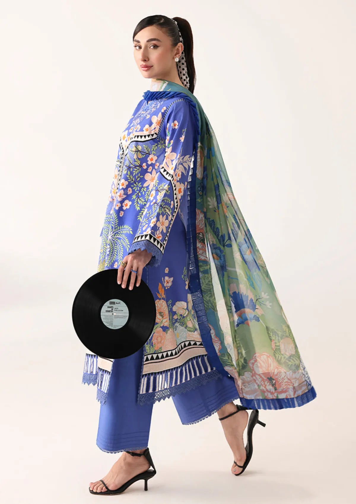 Roheenaz Rosette Lawn'26 D-66A Breeze of Dawn