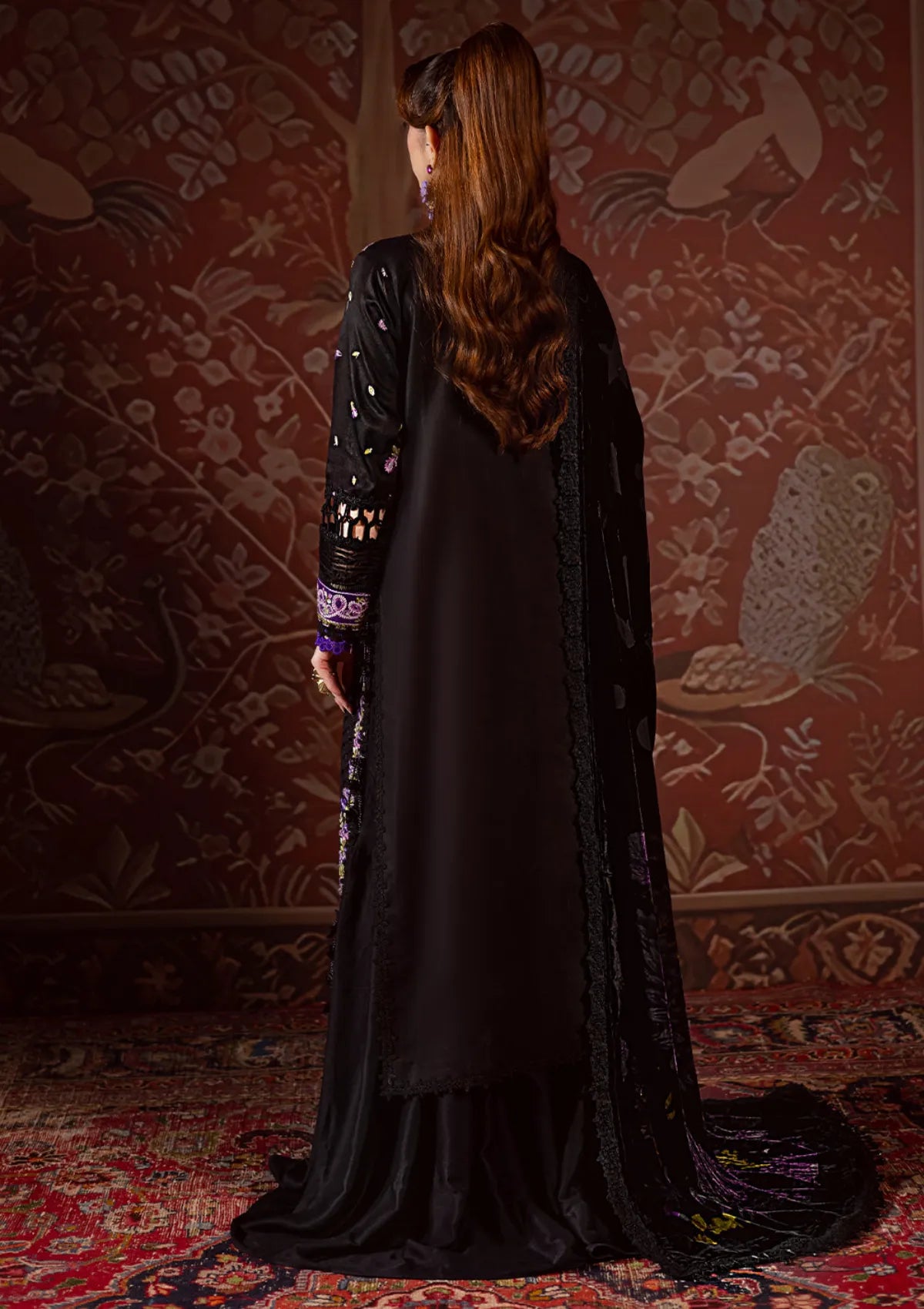 Mahnur Amelia Luxury Winter'25 CK-01