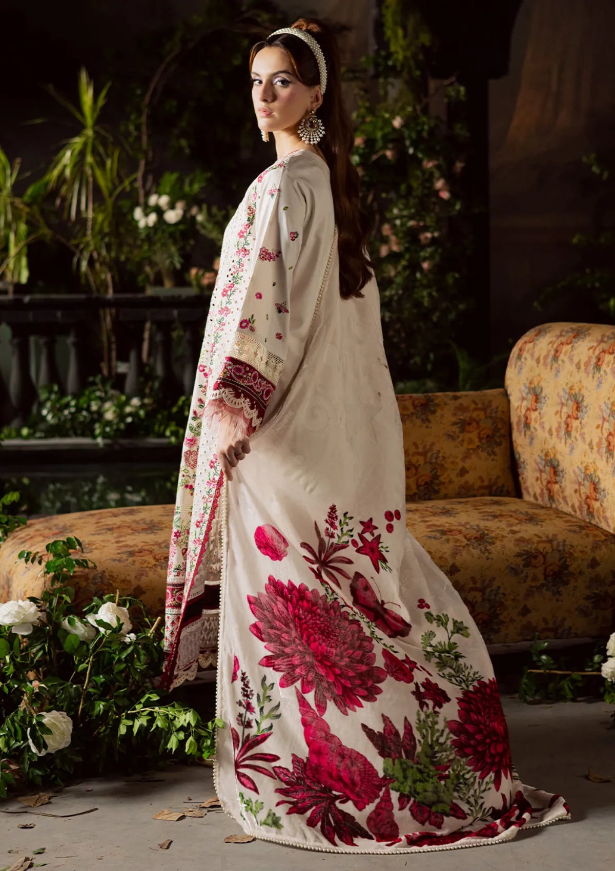 Mahnur Amelia Luxury Winter'25 CK-02