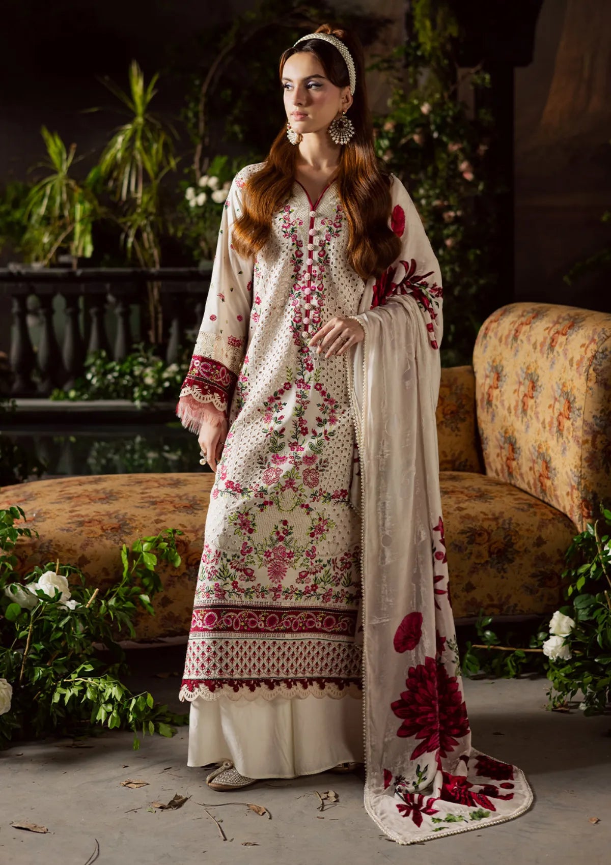 Mahnur Amelia Luxury Winter'25 CK-02