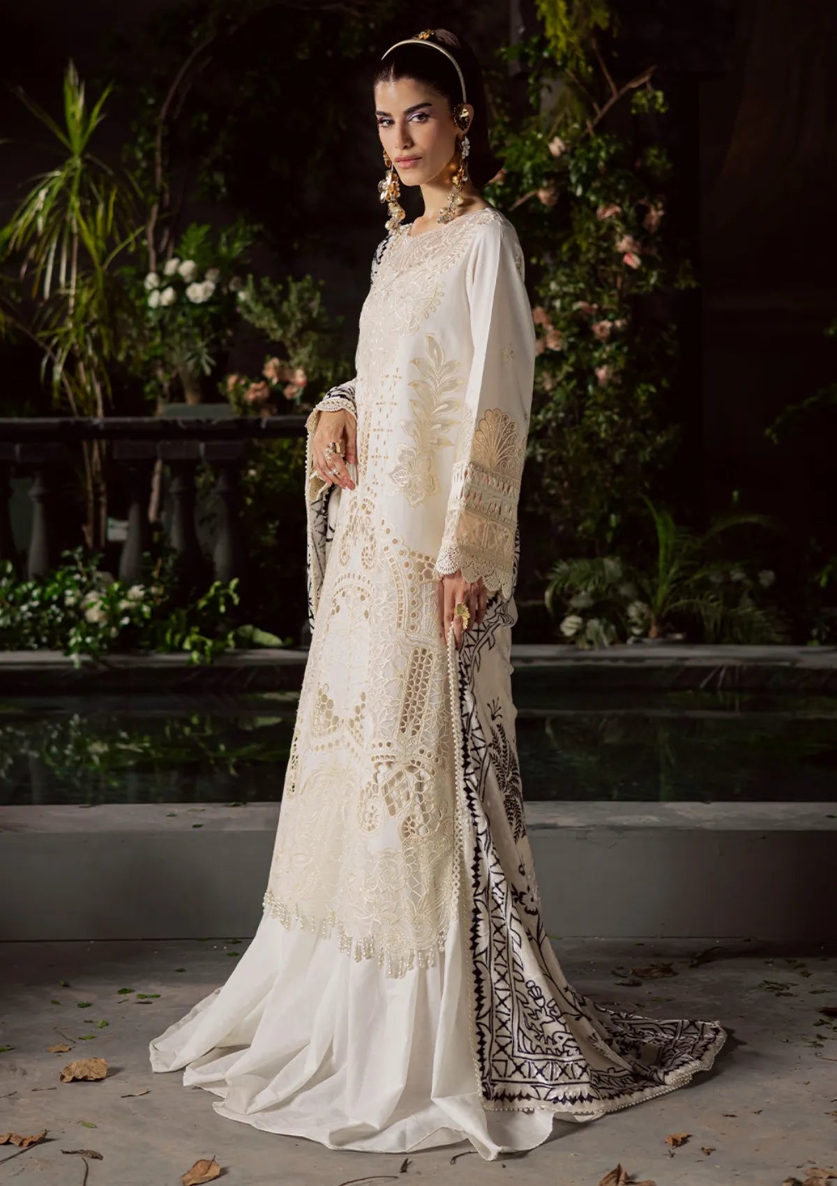 Mahnur Amelia Luxury Winter'25 CK-03