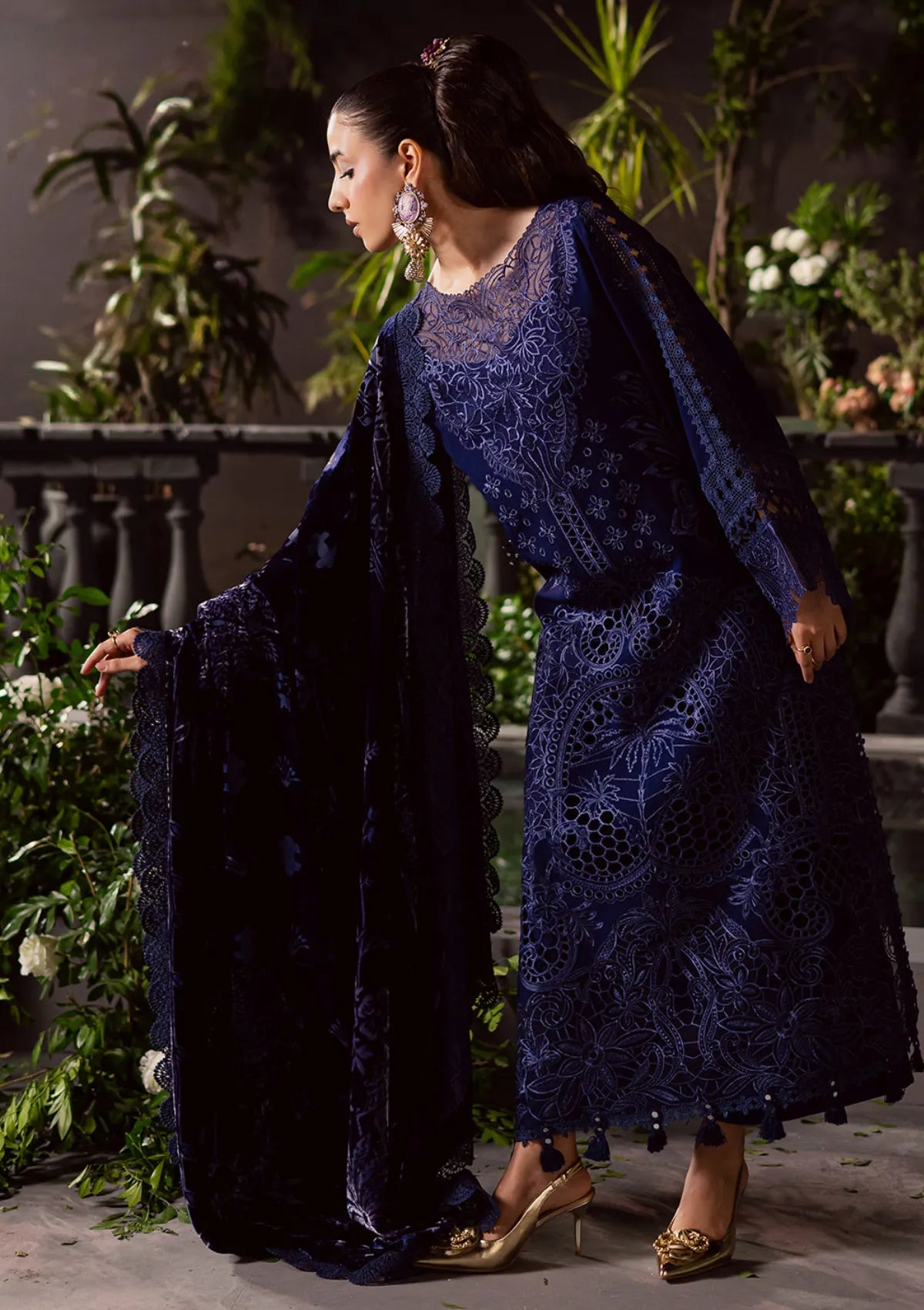 Mahnur Amelia Luxury Winter'25 CK-04