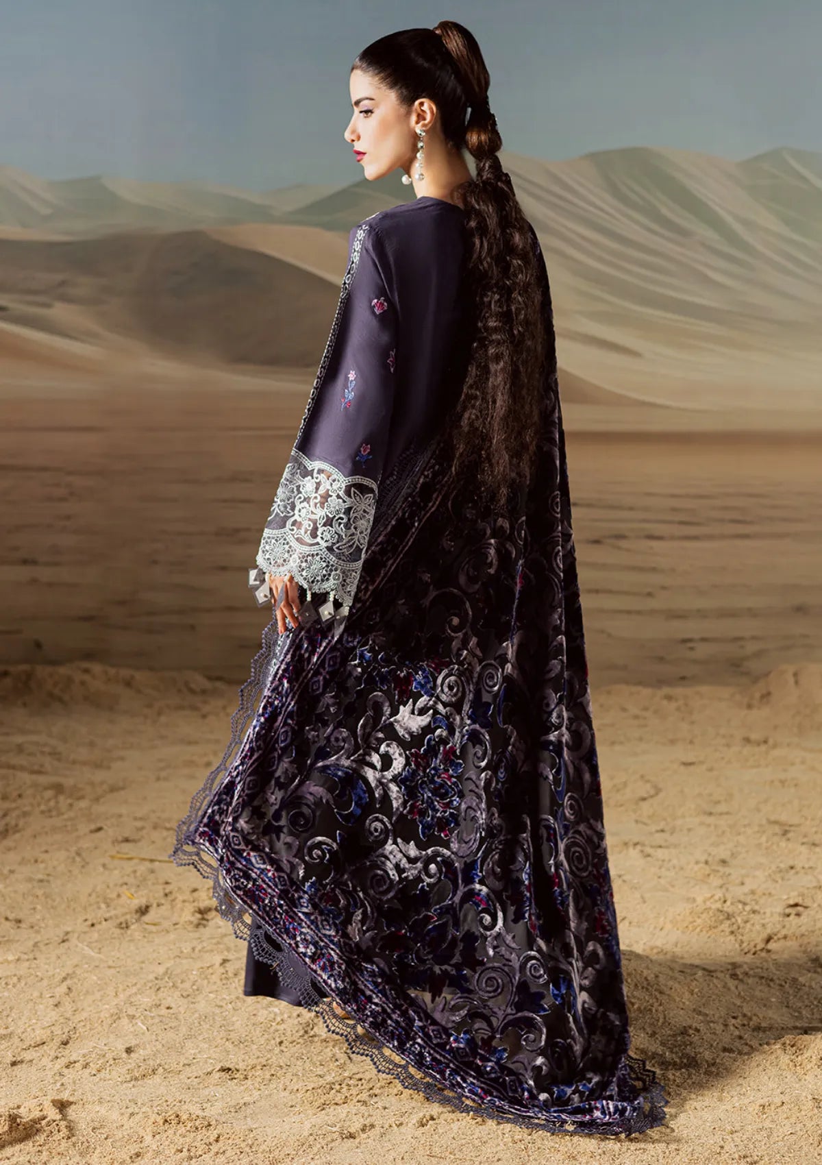 Mahnur Amelia Luxury Winter'25 CK-05