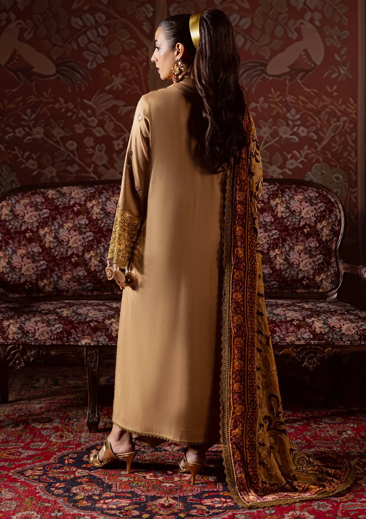 Mahnur Amelia Luxury Winter'25 CK-06