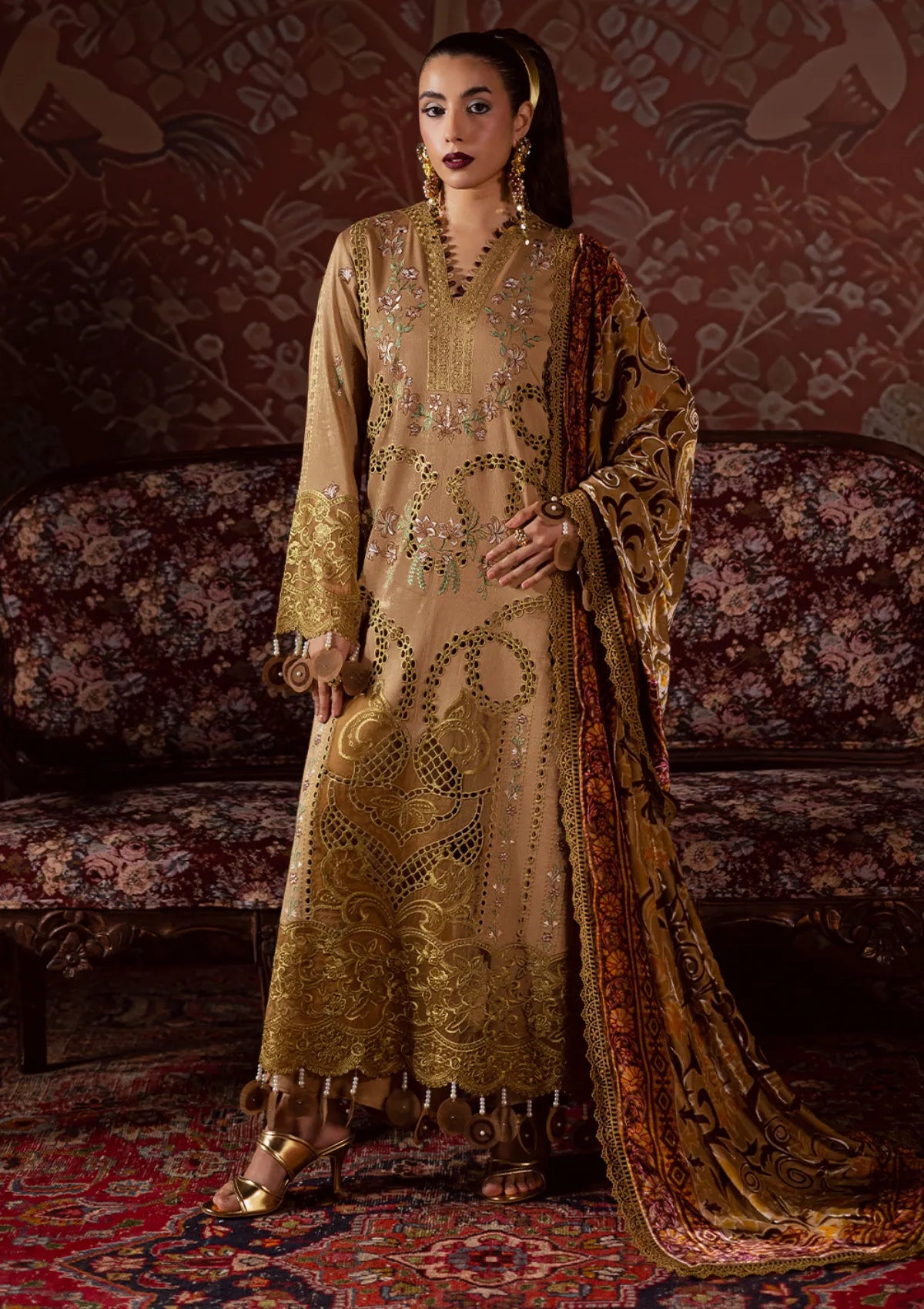 Mahnur Amelia Luxury Winter'25 CK-06