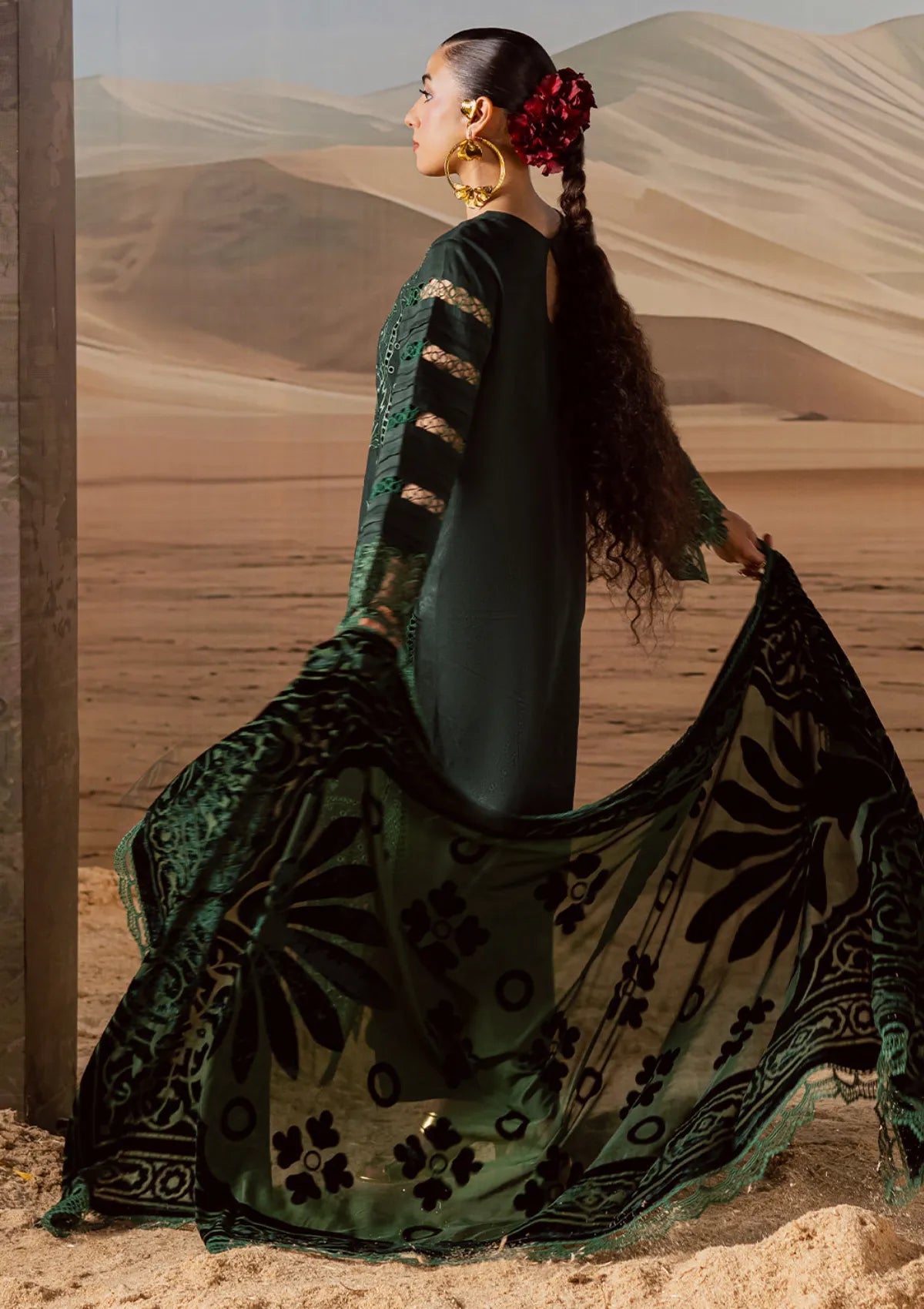 Mahnur Amelia Luxury Winter'25 CK-09