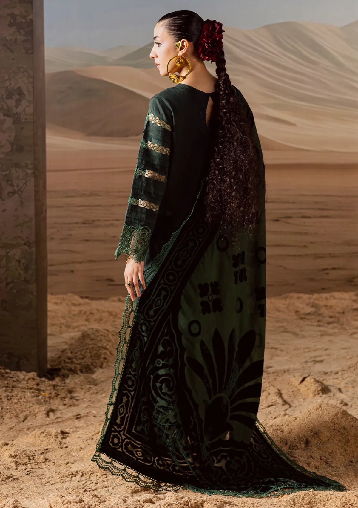 Mahnur Amelia Luxury Winter'25 CK-09