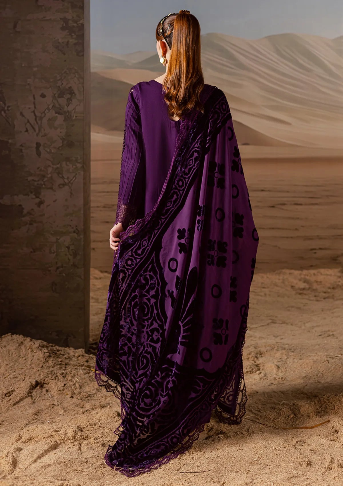 Mahnur Amelia Luxury Winter'25 CK-10