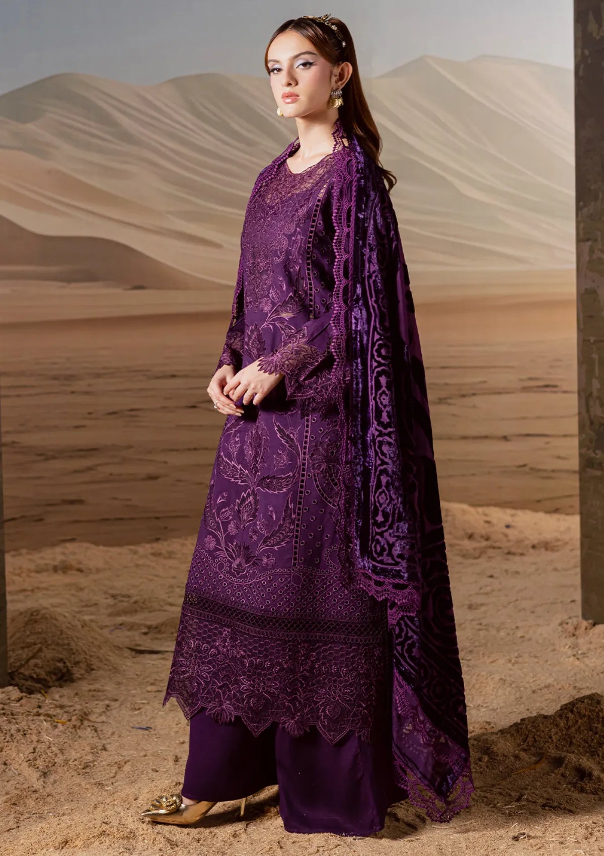 Mahnur Amelia Luxury Winter'25 CK-10