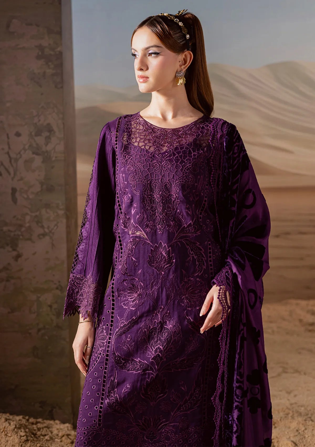 Mahnur Amelia Luxury Winter'25 CK-10