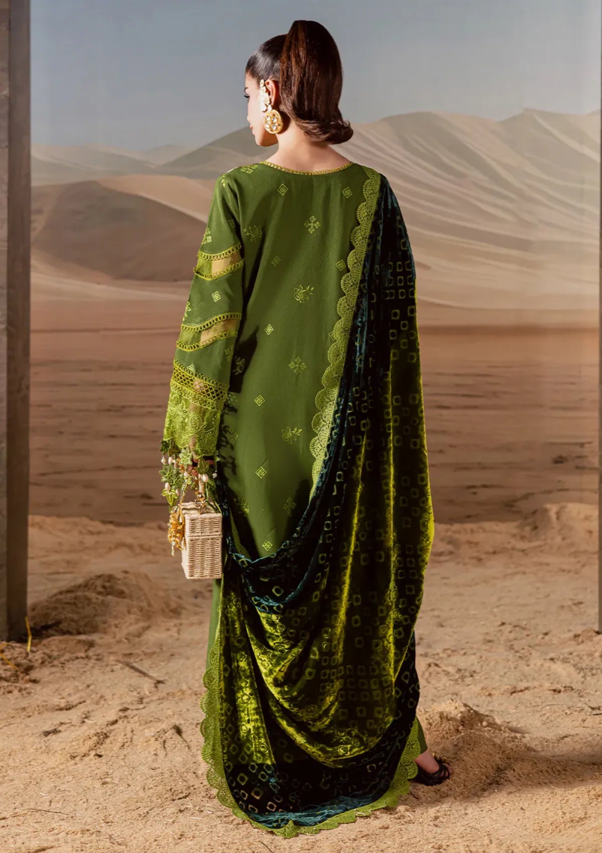 Mahnur Amelia Luxury Winter'25 CK-12