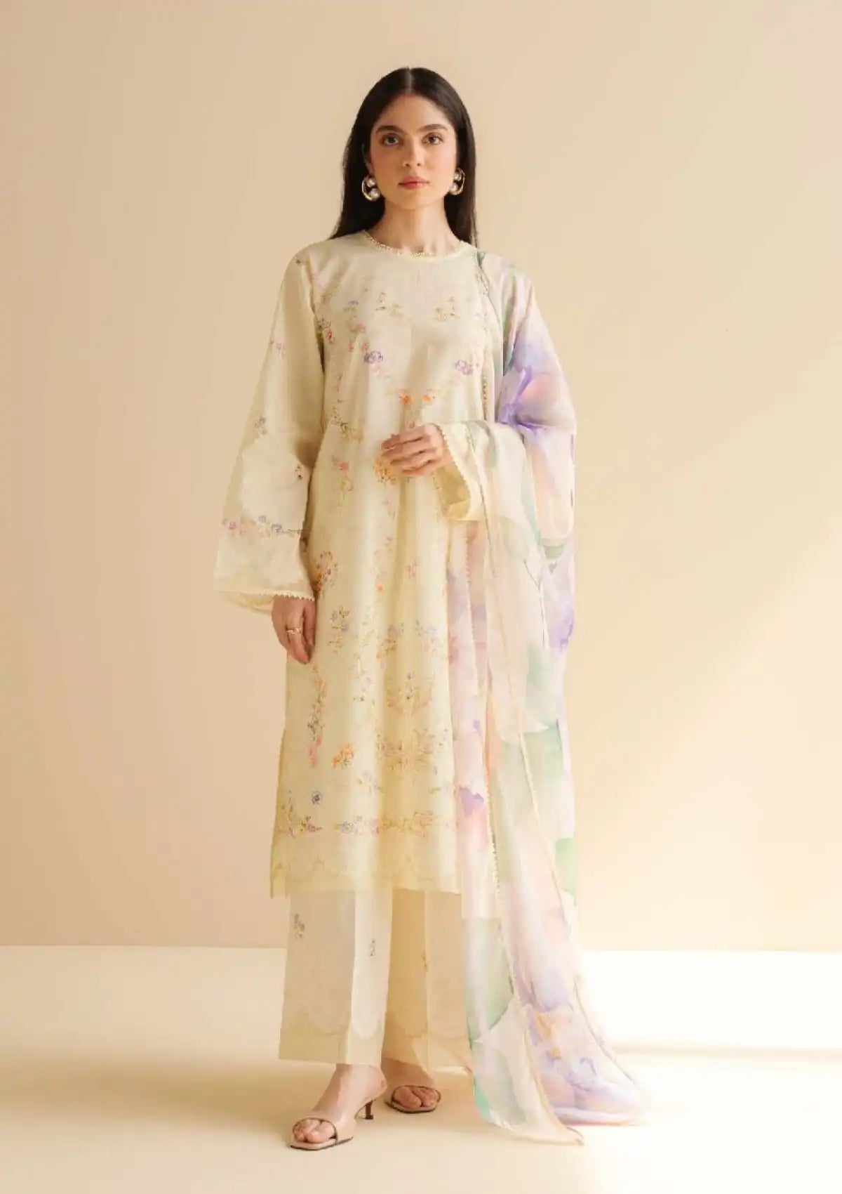 mohsin-saeed-fabrics-designer-daily-wear-formal-and-wedding-suits-within-budget-This-product-is-from-coco-by-zara-shahjahan-prints-lawn25-drop-2-aria-3b-is-available-on-Mohsin-saeed-fabrics-website.