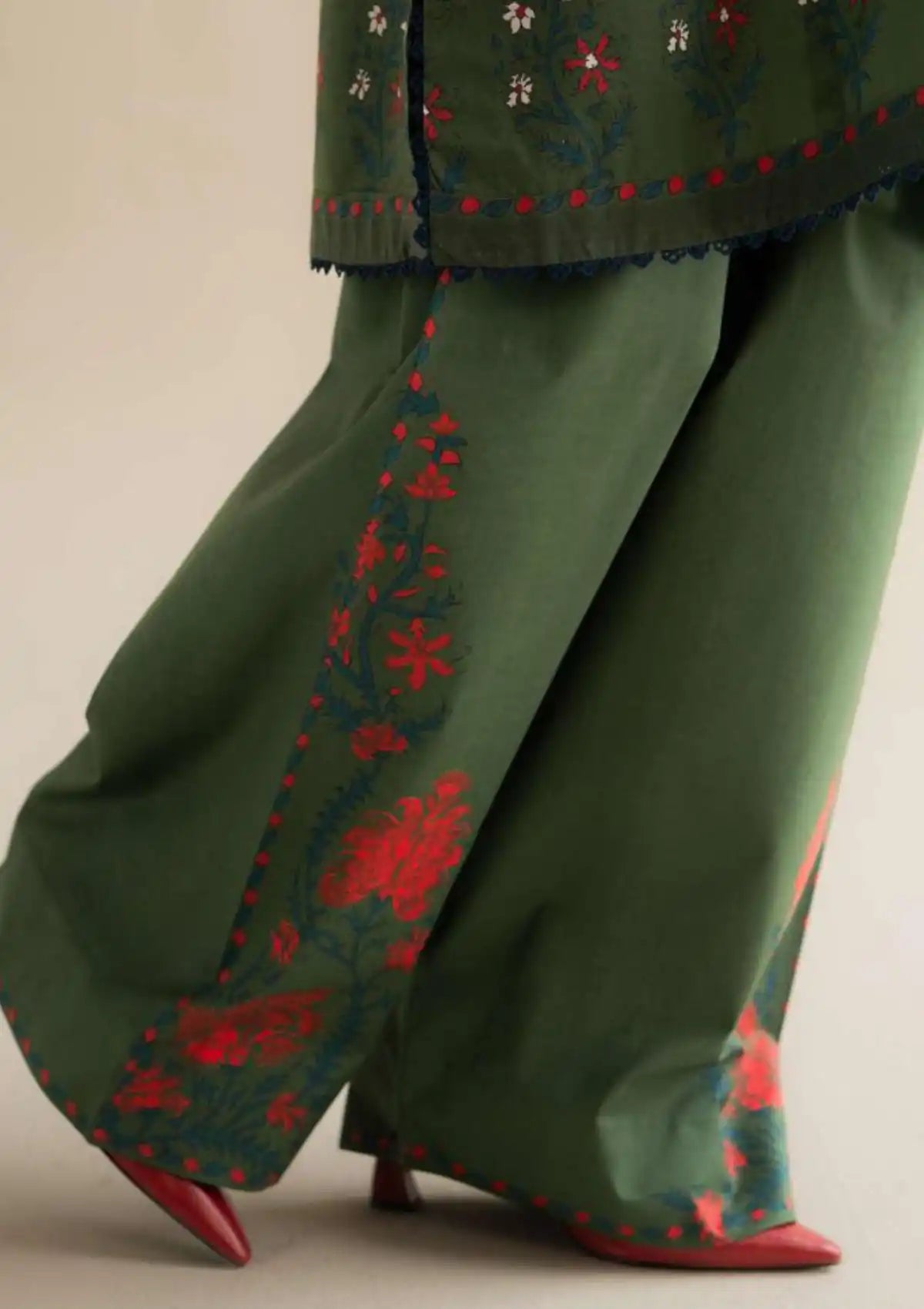 mohsin-saeed-fabrics-luxury-fashion-collection-daily-wear-wedding-and-formal-in-budget-This-product-is-from-coco-by-zara-shahjahan-prints-lawn25-vol-3-d-03a-tinsa-is-available-on-Mohsin-saeed-fabrics-website.