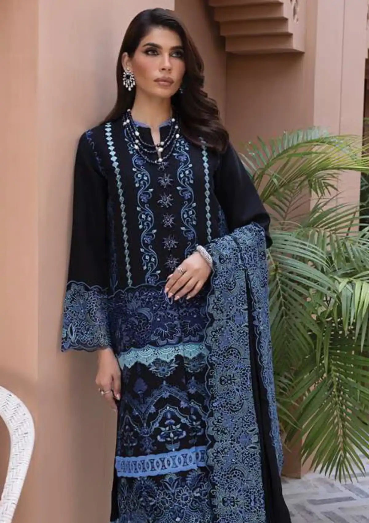 Rang Rasiya Carnation Emb Karandi'23 D-04 (DAMLA) - Mohsin Saeed Fabrics