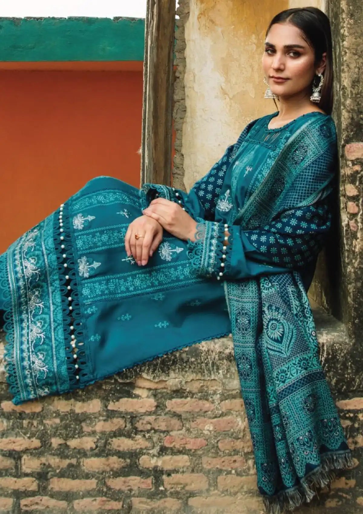 Humdum Carvaan Emb Winter'23 D-05 - Mohsin Saeed Fabrics