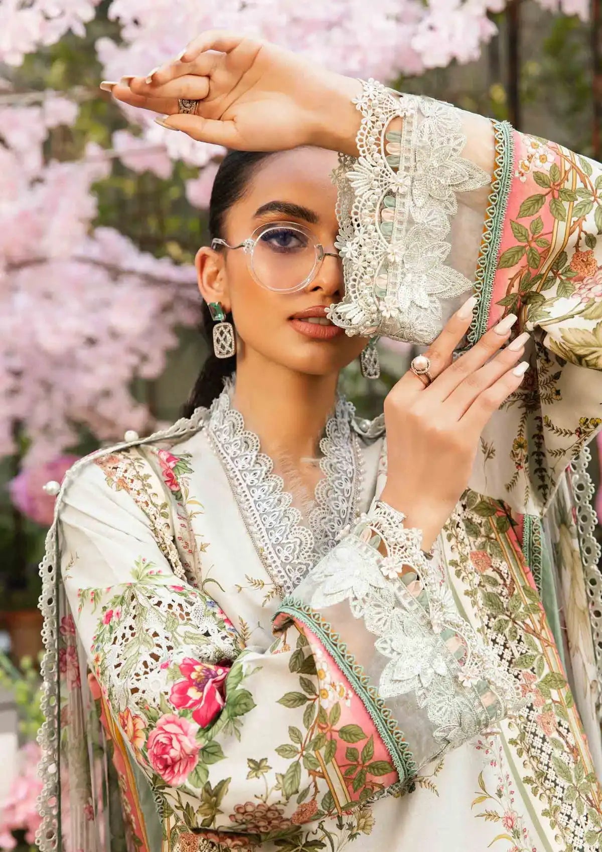 mohsin-saeed-fabrics-is-selling-online-and-in stores-Luxury-daily-wear-wedding-wear-formal-wear-in-budgeted-price-This-product-is-from-maria-b-mpints-eid-edit25-mp25-05b-is-available-on-Mohsin-saeed-fabrics-website.