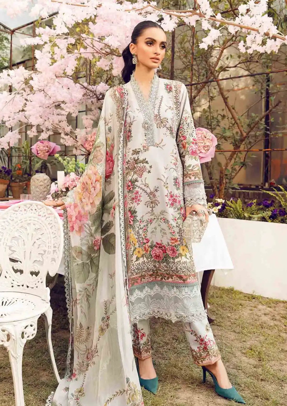 mohsin-saeed-fabrics-is-selling-online-and-in stores-Luxury-daily-wear-wedding-wear-formal-wear-in-budgeted-price-This-product-is-from-maria-b-mpints-eid-edit25-mp25-05b-is-available-on-Mohsin-saeed-fabrics-website.