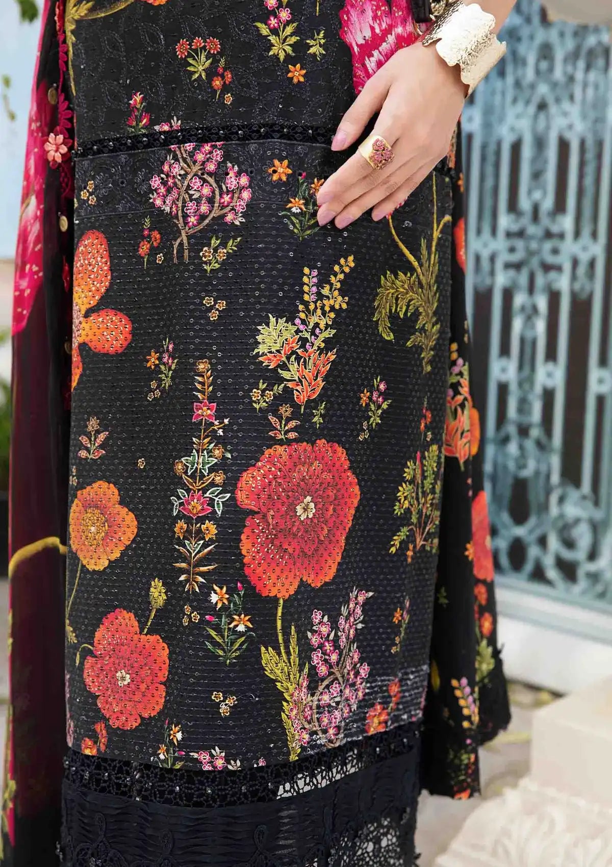 mohsin-saeed-fabrics-is-selling-online-and-in stores-Luxury-daily-wear-wedding-wear-formal-wear-in-budgeted-price-This-product-is-from-maria-b-mpints-eid-edit25-mp25-07b-is-available-on-Mohsin-saeed-fabrics-website.