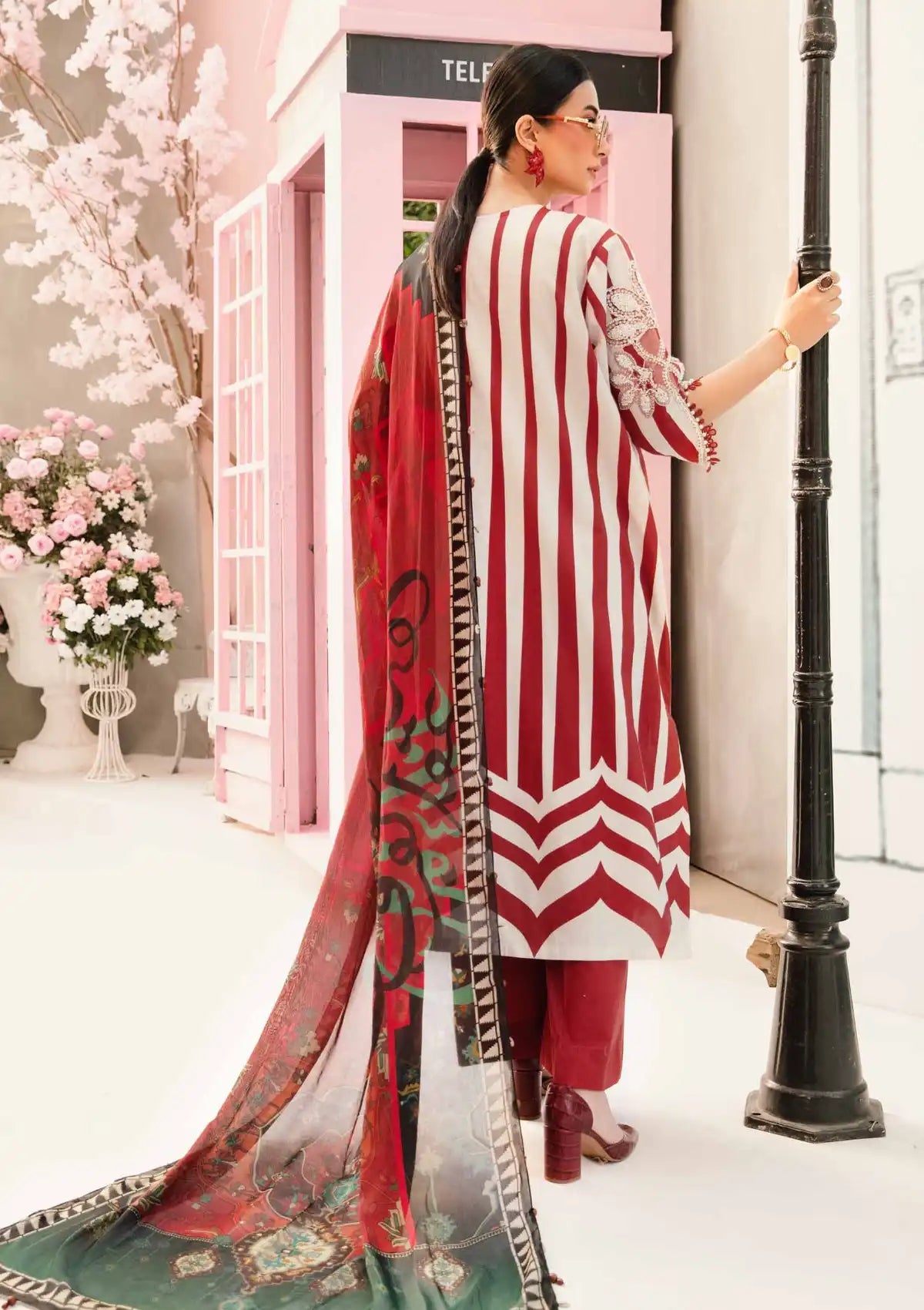 mohsin-saeed-fabrics-is-selling-online-and-in stores-Luxury-daily-wear-wedding-wear-formal-wear-in-budgeted-price-This-product-is-from-maria-b-mpints-eid-edit25-mp25-09a-is-available-on-Mohsin-saeed-fabrics-website.