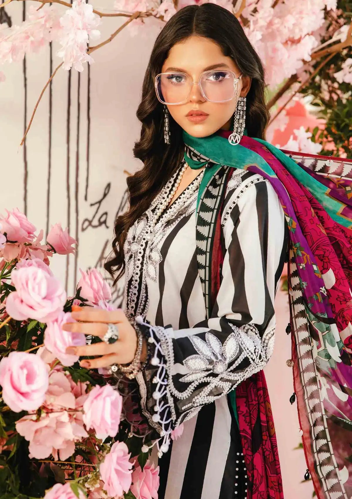 mohsin-saeed-fabrics-is-selling-online-and-in stores-Luxury-daily-wear-wedding-wear-formal-wear-in-budgeted-price-This-product-is-from-maria-b-mpints-eid-edit25-mp25-09b-is-available-on-Mohsin-saeed-fabrics-website.
