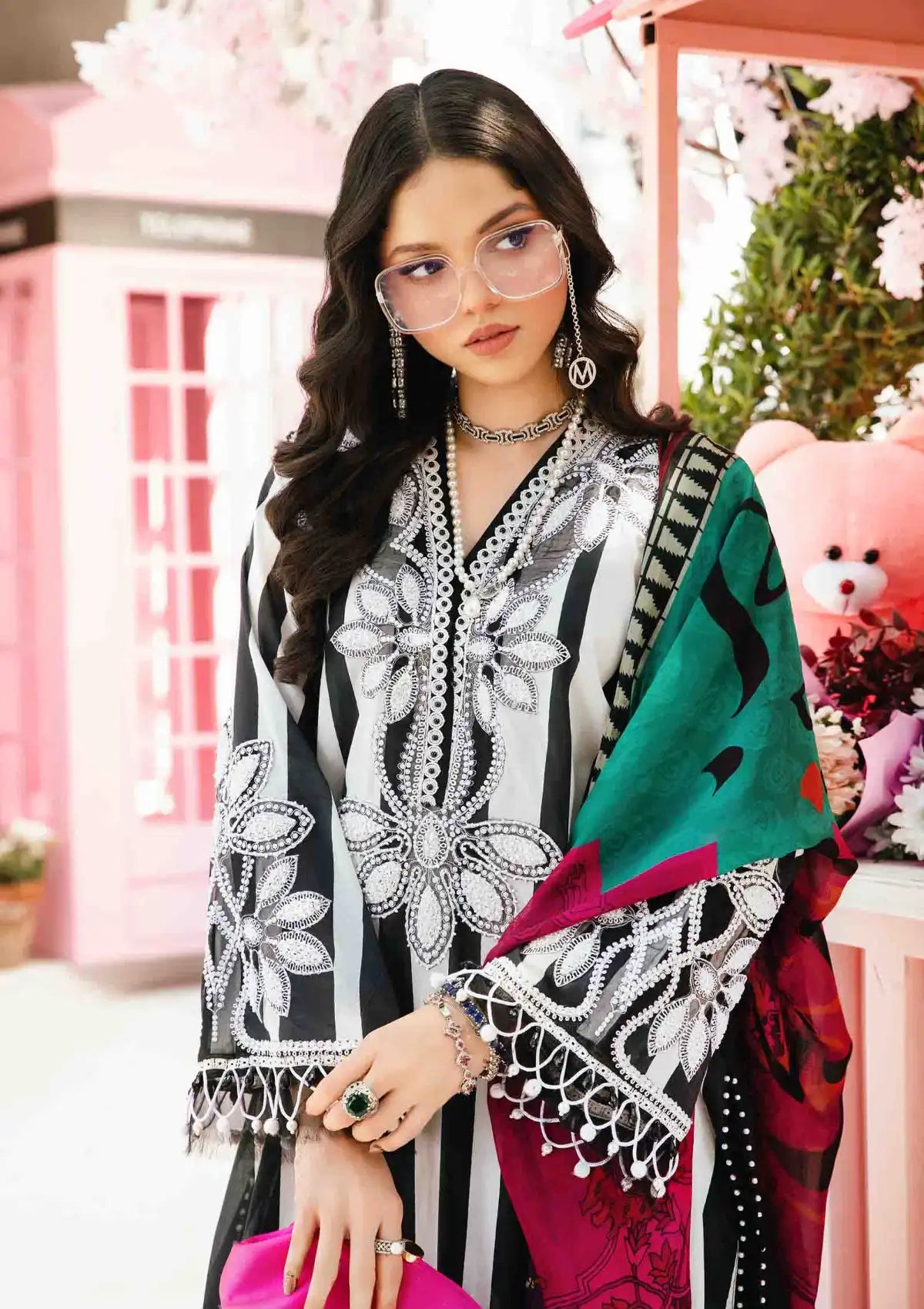 mohsin-saeed-fabrics-is-selling-online-and-in stores-Luxury-daily-wear-wedding-wear-formal-wear-in-budgeted-price-This-product-is-from-maria-b-mpints-eid-edit25-mp25-09b-is-available-on-Mohsin-saeed-fabrics-website.