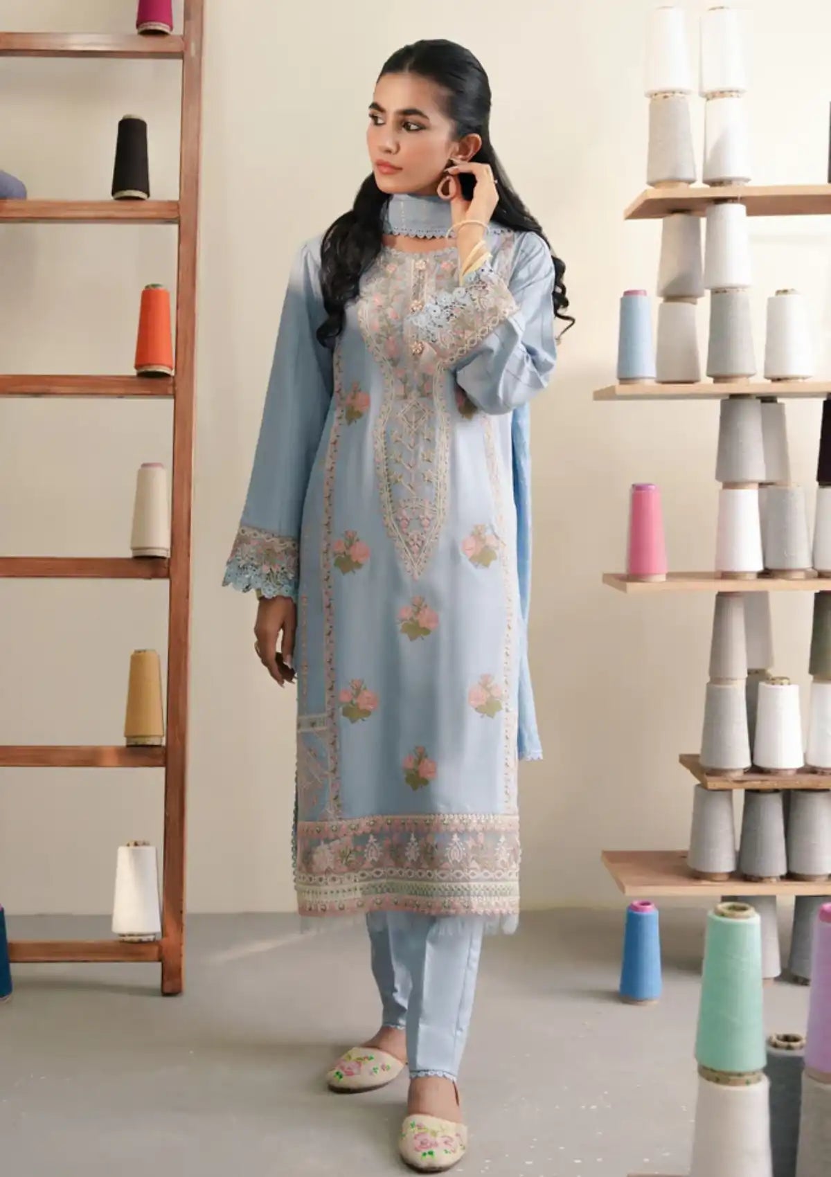Aabyaan Miraal Emb Linen'23 AW-08 SAHIR - Mohsin Saeed Fabrics