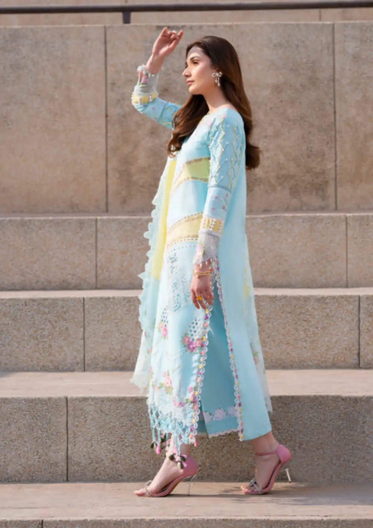 mohsin-saeed-fabrics-is-selling-online-and-in stores-Luxury-daily-wear-wedding-wear-formal-wear-in-budgeted-price-This-product-is-from-parishay-luxury-lawn25-is-available-on-Mohsin-saeed-fabrics-website.