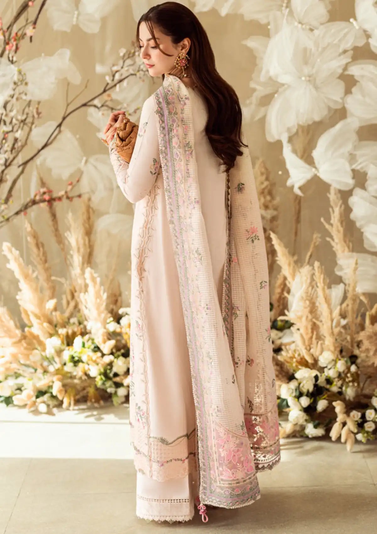 mohsin-saeed-fabrics-designer-daily-wear-formal-and-wedding-suits-within-budget-This-product-is-from-qalamkar-sahil-luxury-lawn25-fk-12-lily-is-available-on-Mohsin-saeed-fabrics-website.