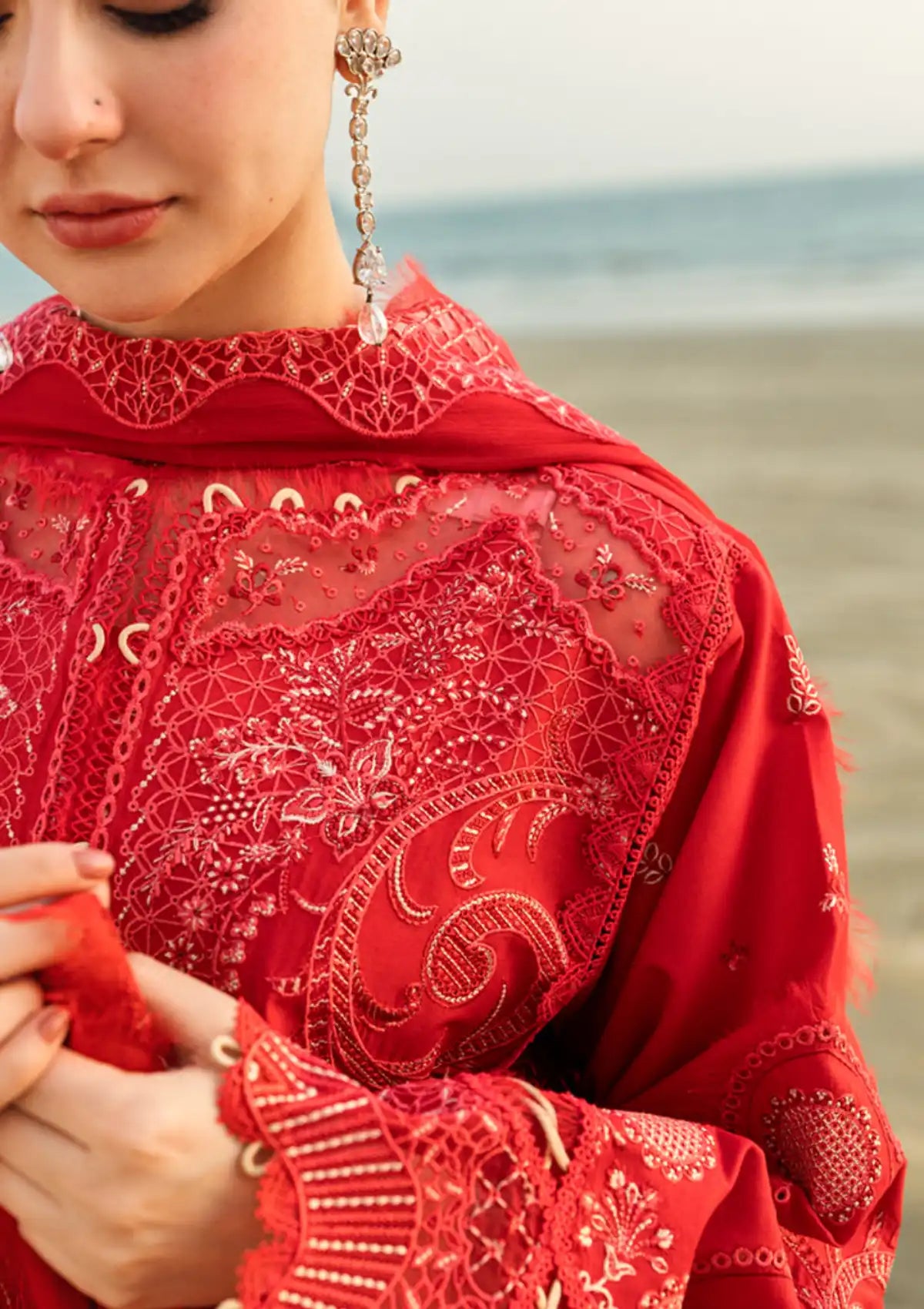 mohsin-saeed-fabrics-designer-daily-wear-formal-and-wedding-suits-within-budget-This-product-is-from-qalamkar-sahil-luxury-lawn25-fk-07-bella-is-available-on-Mohsin-saeed-fabrics-website.