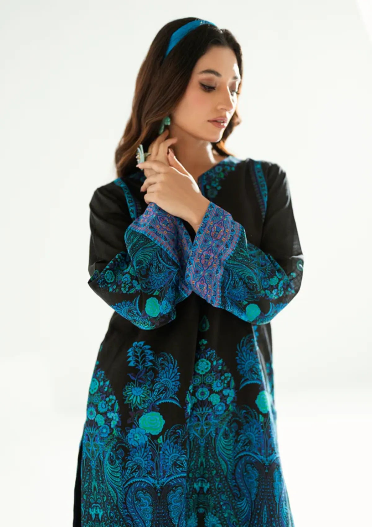 mohsin-saeed-fabrics-luxury-fashion-collection-daily-wear-wedding-and-formal-in-budget-This-product-is-from-sidra-fahad-summer-co-ord25-sf-240-is-available-on-Mohsin-saeed-fabrics-website.