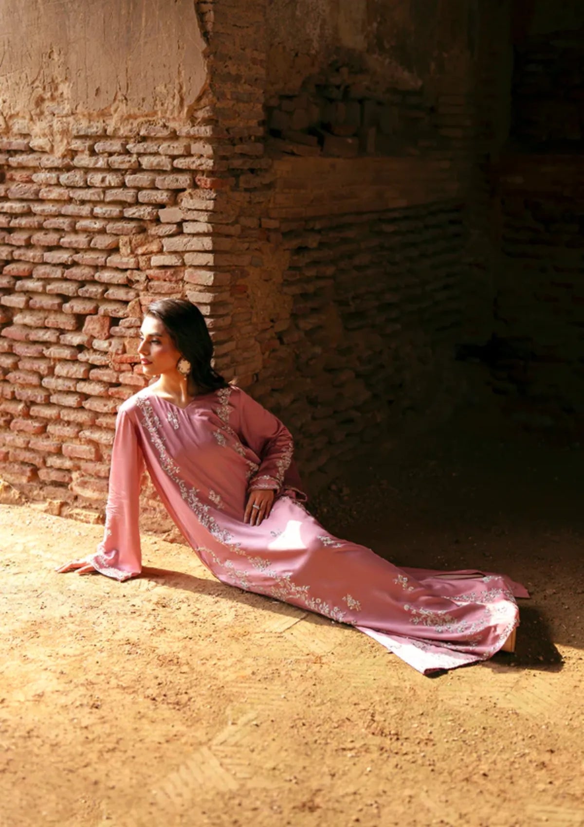 mohsin-saeed-fabrics-is-selling-online-and-in stores-Luxury-daily-wear-wedding-wear-formal-wear-in-budgeted-price-This-product-is-from-sidra-fahad-noor-e-jahan-luxury-formal25-sf-256-is-available-on-Mohsin-saeed-fabrics-website.