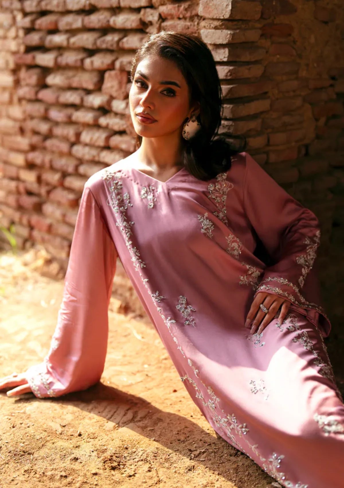 mohsin-saeed-fabrics-is-selling-online-and-in stores-Luxury-daily-wear-wedding-wear-formal-wear-in-budgeted-price-This-product-is-from-sidra-fahad-noor-e-jahan-luxury-formal25-sf-256-is-available-on-Mohsin-saeed-fabrics-website.