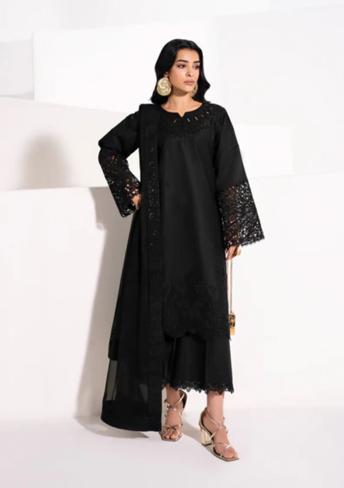 mohsin-saeed-fabrics-designer-daily-wear-formal-and-wedding-suits-within-budget-This-product-is-from-zarizaa-alpha-black-luxury-lawn25-d-02-sombre-is-available-on-Mohsin-saeed-fabrics-website.